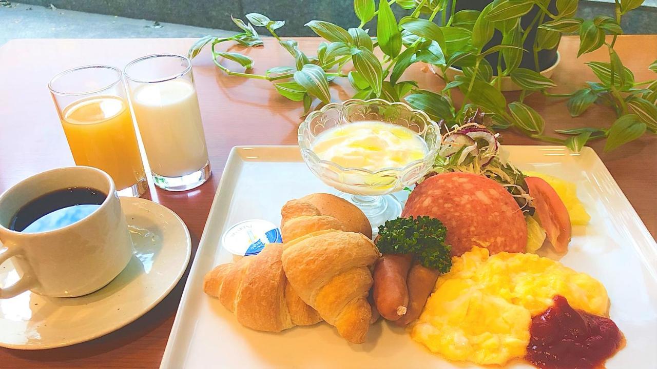 호텔 신 오사카 외부 사진